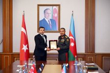 Закир Гасанов обсудил с Байрактаром развитие военного сотрудничества (ФОТО)