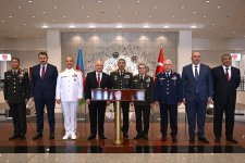 Министр обороны Азербайджана находится с рабочим визитом в Турции (ФОТО)