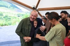 Президент Ильхам Алиев ознакомился с работами, проделанными в селе Кичик Галадереси Шушинского района, встретился с жителями, вернувшимися в село (ФОТО/ВИДЕО)