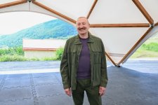 Президент Ильхам Алиев ознакомился с работами, проделанными в селе Кичик Галадереси Шушинского района, встретился с жителями, вернувшимися в село (ФОТО/ВИДЕО)