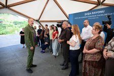 Президент Ильхам Алиев ознакомился с работами, проделанными в селе Кичик Галадереси Шушинского района, встретился с жителями, вернувшимися в село (ФОТО/ВИДЕО)