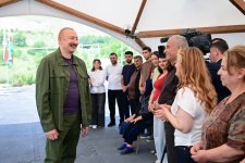 Президент Ильхам Алиев ознакомился с работами, проделанными в селе Кичик Галадереси Шушинского района, встретился с жителями, вернувшимися в село (ФОТО/ВИДЕО)