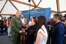 Президент Ильхам Алиев ознакомился с работами, проделанными в селе Кичик Галадереси Шушинского района, встретился с жителями, вернувшимися в село (ФОТО/ВИДЕО)