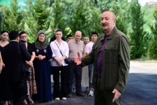 Президент Ильхам Алиев посетил село Гузейхырман Ходжавендского района (ФОТО)