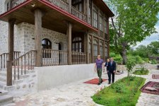 Президент Ильхам Алиев ознакомился с новым корпусом отеля Yasəmən в Шуше (ФОТО)