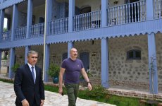 Президент Ильхам Алиев ознакомился с новым корпусом отеля Yasəmən в Шуше (ФОТО)