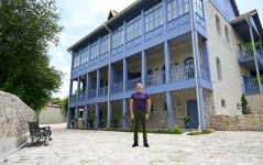 Президент Ильхам Алиев ознакомился с новым корпусом отеля Yasəmən в Шуше (ФОТО)