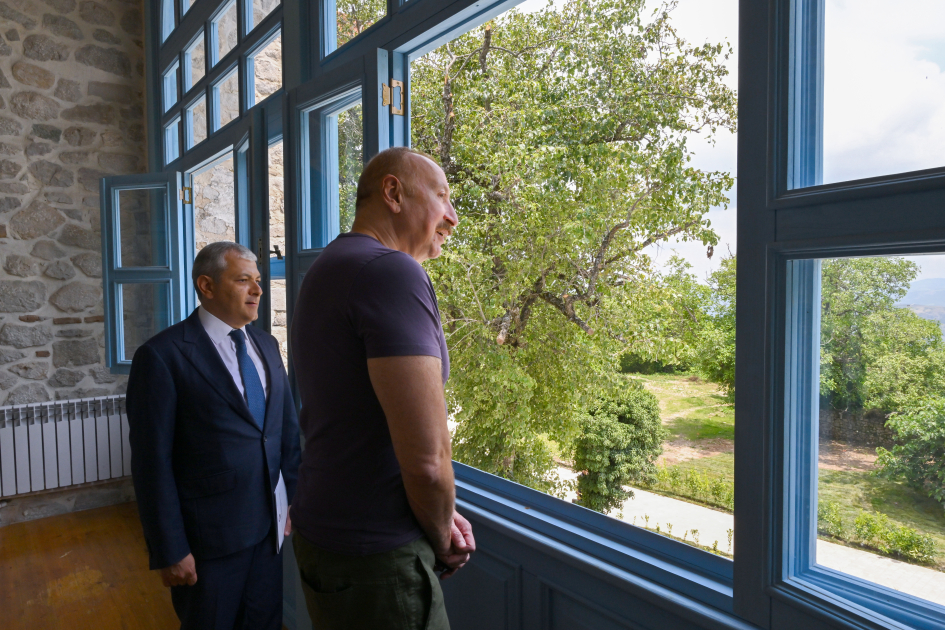Президент Ильхам Алиев принял участие в открытии после реставрации "Дома Садыгджана" в Шуше (ФОТО)