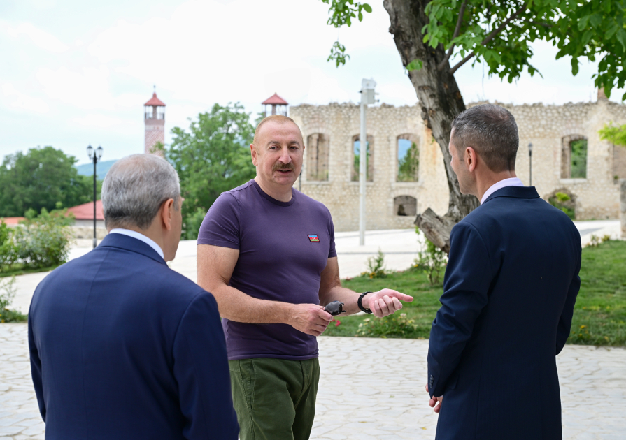 Президент Ильхам Алиев принял участие в открытии после реставрации "Дома Садыгджана" в Шуше (ФОТО)