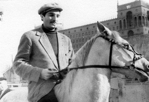 Уникальные архивные материалы о Гюндюзе Аббасове переданы Государственному фонду кино Азербайджана (ФОТО)