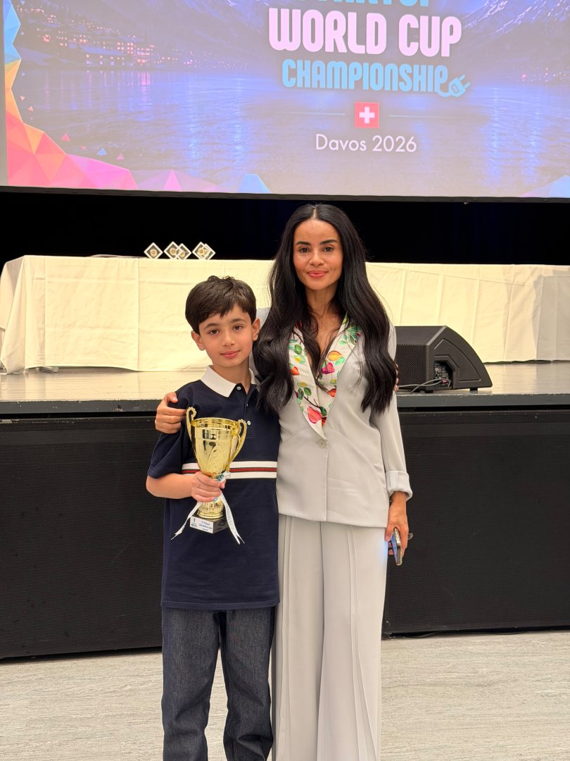 Студенты MiniBoss Baku удостоены двух международных наград на Чемпионате мира по стартапам в Давосе (ФОТО)
