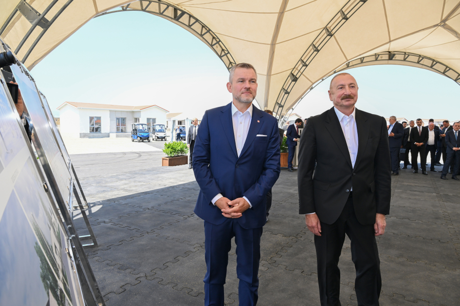 Президент Ильхам Алиев и Президент Петер Пеллегрини ознакомились с работами, проводимыми в селе Баш Гарвенд Агдамского района (ФОТО)