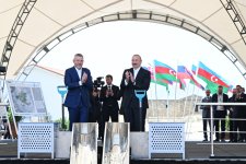 Президент Ильхам Алиев и Президент Петер Пеллегрини ознакомились с работами, проводимыми в селе Баш Гарвенд Агдамского района (ФОТО)