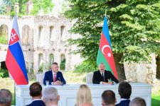 Президент Ильхам Алиев и Президент Петер Пеллегрини выступили с заявлениями для прессы (ФОТО/ВИДЕО)