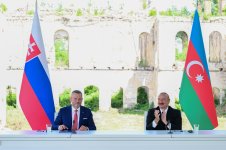 Президент Ильхам Алиев и Президент Петер Пеллегрини выступили с заявлениями для прессы (ФОТО/ВИДЕО)