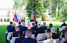 Президент Ильхам Алиев и Президент Петер Пеллегрини выступили с заявлениями для прессы (ФОТО/ВИДЕО)