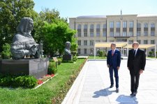 Президент Ильхам Алиев и Президент Питер Пеллегрини посмотрели в Шуше расстрелянные в период оккупации бюсты известных личностей Азербайджана (ФОТО/ВИДЕО)