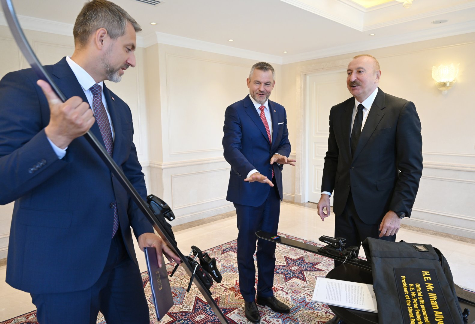 Президент Ильхам Алиев и Президент Петер Пеллегрини выступили с заявлениями для прессы (ФОТО)