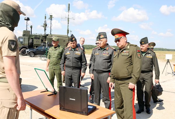 Керим Велиев посетил ряд военных объектов в Беларуси (ФОТО)