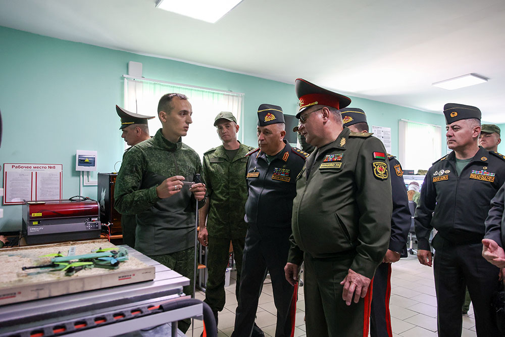Керим Велиев посетил ряд военных объектов в Беларуси (ФОТО)