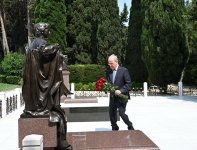 Премьер-министр Государства Палестина посетил Аллею почетного захоронения (ФОТО)