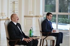 Президент Ильхам Алиев принял верительные грамоты новоназначенного посла Камбоджи в Азербайджане (ФОТО)