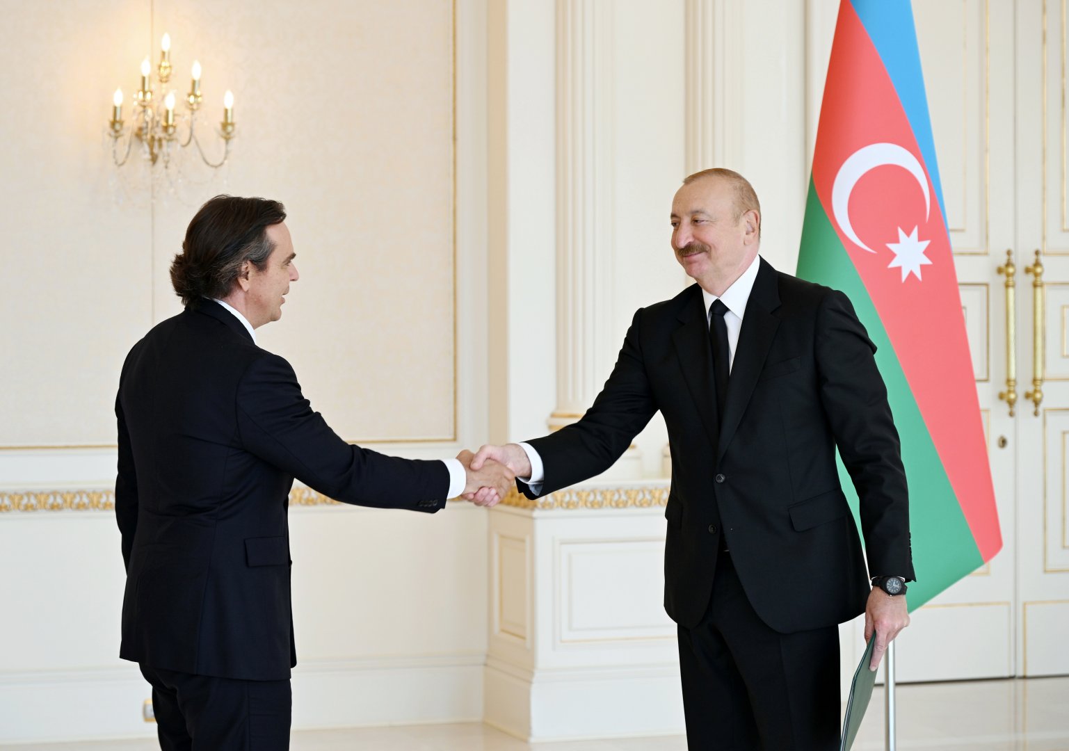 Президент Ильхам Алиев принял верительные грамоты нового посла Бразилии в Азербайджане (ФОТО)