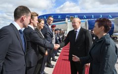 Президент Ильхам Алиев прибыл с официальным визитом в Германию (ФОТО/ВИДЕО)