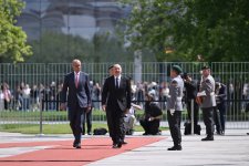 В Берлине состоялась церемония официальной встречи Президента Ильхама Алиева (ФОТО)