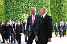 В Берлине состоялась церемония официальной встречи Президента Ильхама Алиева (ФОТО)