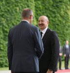 В Берлине состоялась церемония официальной встречи Президента Ильхама Алиева (ФОТО)