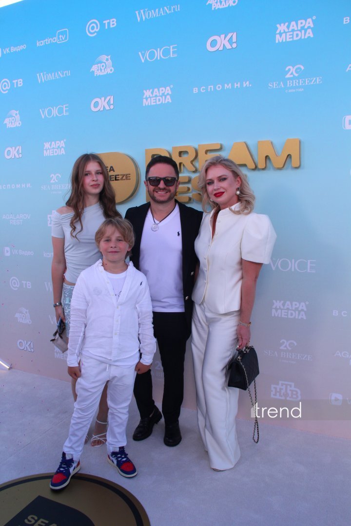 В Баку стартовал Dream Fest 2026 - блеск, музыка и звездные образы на красной дорожке (ФОТО)