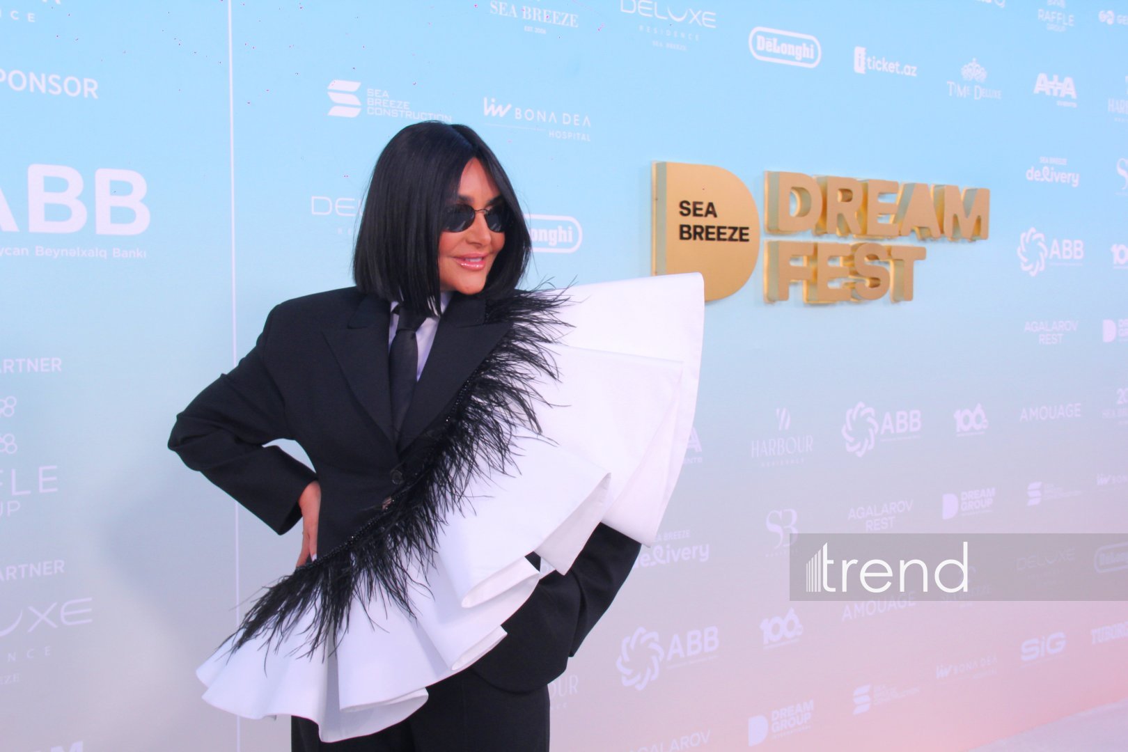 В Баку стартовал Dream Fest 2026 - блеск, музыка и звездные образы на красной дорожке (ФОТО)