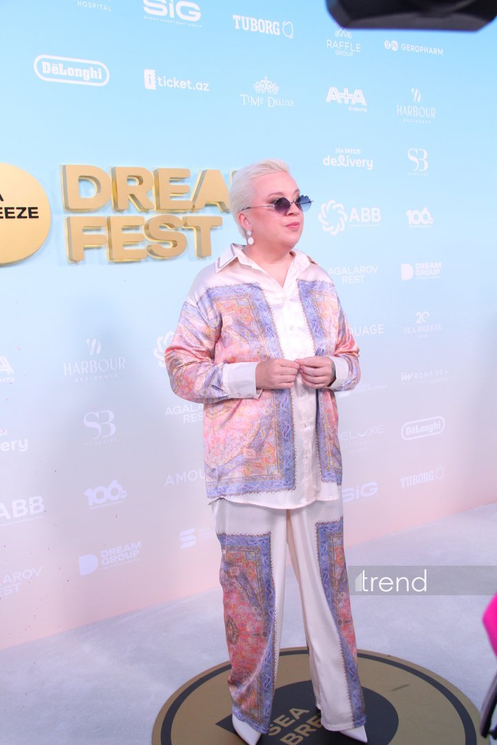 В Баку стартовал Dream Fest 2026 - блеск, музыка и звездные образы на красной дорожке (ФОТО)
