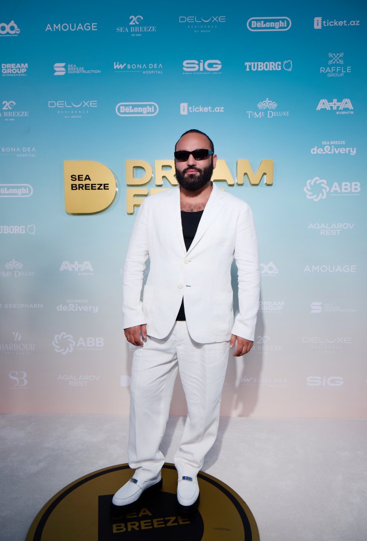 В Баку стартовал Dream Fest 2026 - блеск, музыка и звездные образы на красной дорожке (ФОТО)