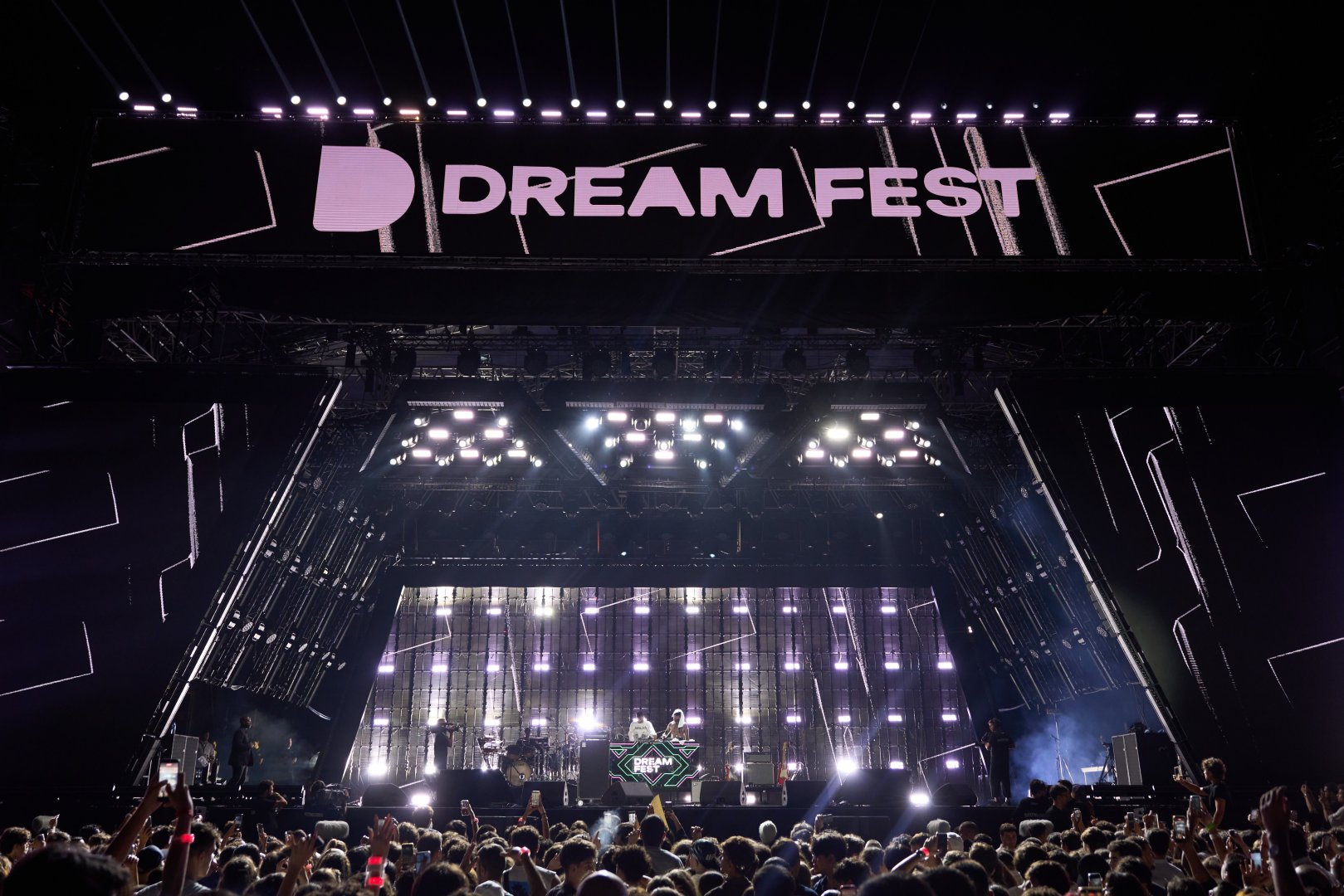 Взрывная энергия, море эмоций и абсолютная свобода - третий день Dream Fest 2026 в Баку (ФОТО)