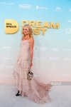 Финальный выход звезд на красную дорожку Dream Fest 2026 в Баку (ФОТО)