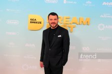 Финальный выход звезд на красную дорожку Dream Fest 2026 в Баку (ФОТО)