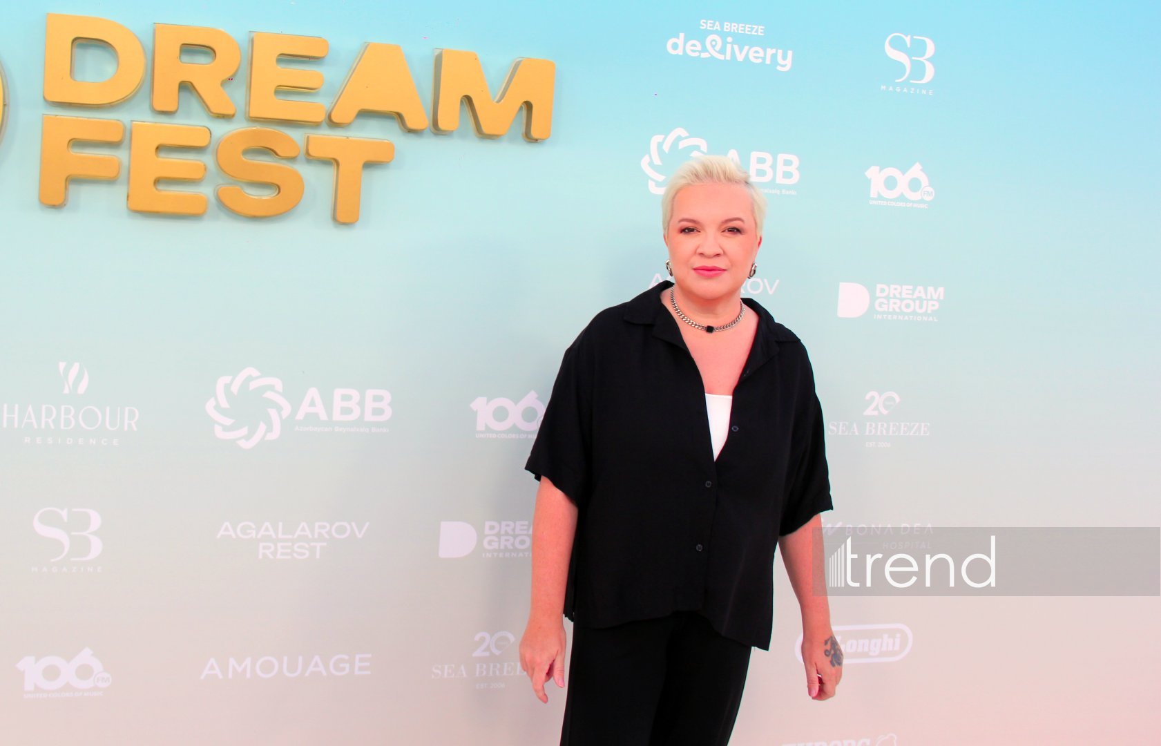 Финальный выход звезд на красную дорожку Dream Fest 2026 в Баку (ФОТО)