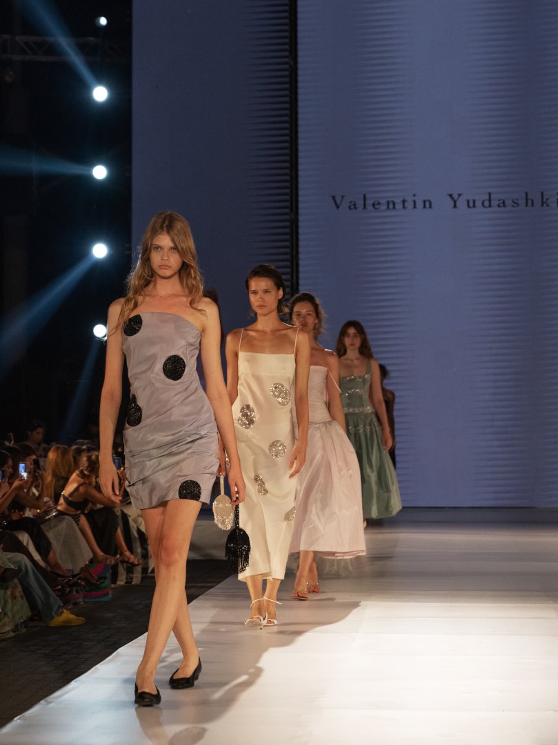 Три дня Баку жил в ритме мировой моды Azerbaijan Fashion Week (ФОТО)