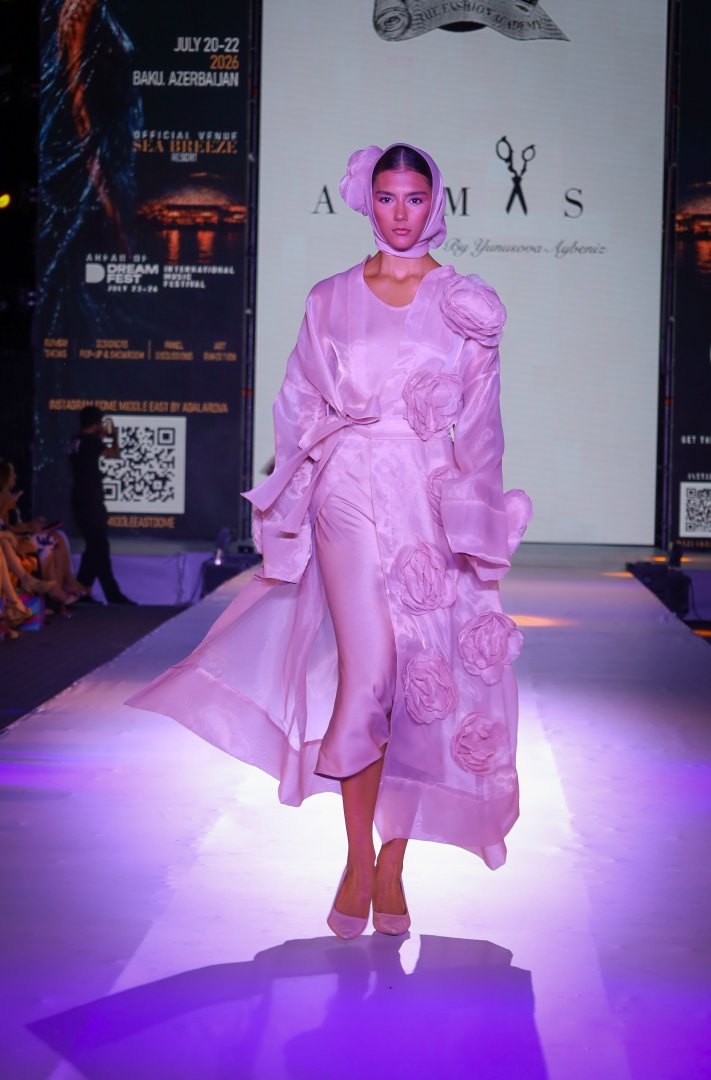 Три дня Баку жил в ритме мировой моды Azerbaijan Fashion Week (ФОТО)