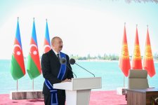 Президент Ильхам Алиев и Президент Садыр Жапаров выступили с заявлениями для прессы (ФОТО/ВИДЕО)
