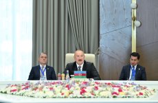 Президент Ильхам Алиев принял участие в неформальной встрече глав государств Азербайджана и стран Центральной Азии в городе Чолпон-Ата (ФОТО)
