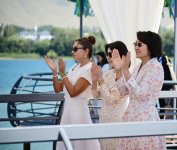 Первая леди Мехрибан Алиева ознакомилась в городе Чолпон-Ата с оздоровительно-реабилитационным центром «Алтын-Балалык» (ФОТО/ВИДЕО)