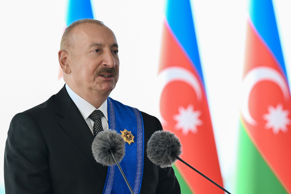 Президент Ильхам Алиев и Президент Садыр Жапаров выступили с заявлениями для прессы (ФОТО/ВИДЕО)