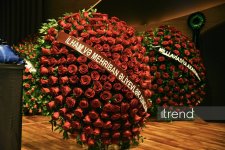 Церемония прощания с выдающимся деятелем литературы и культуры, народным поэтом Нариманом Гасанзаде (ФОТО)