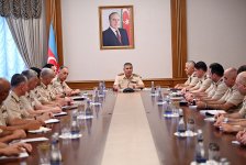 Министр обороны Азербайджана встретился с военными атташе (ФОТО)