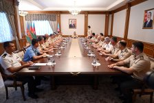Министр обороны Азербайджана встретился с военными атташе (ФОТО)