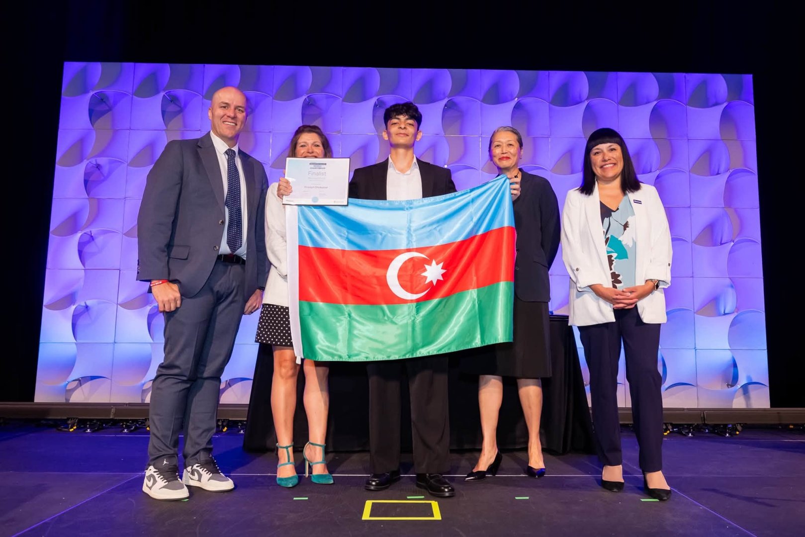 Студент UNEC занял 6-е место в мире в конкурсе «Microsoft World Championship» в США! (ФОТО)