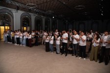 История в фотографиях: Реза Дегати встретился с диаспорской молодежью (ФOTO)